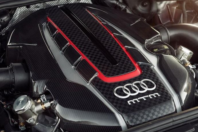 AUDI S8