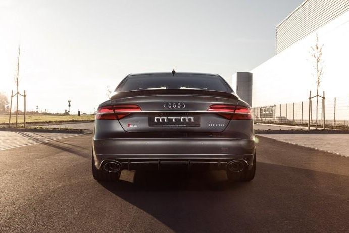 AUDI S8