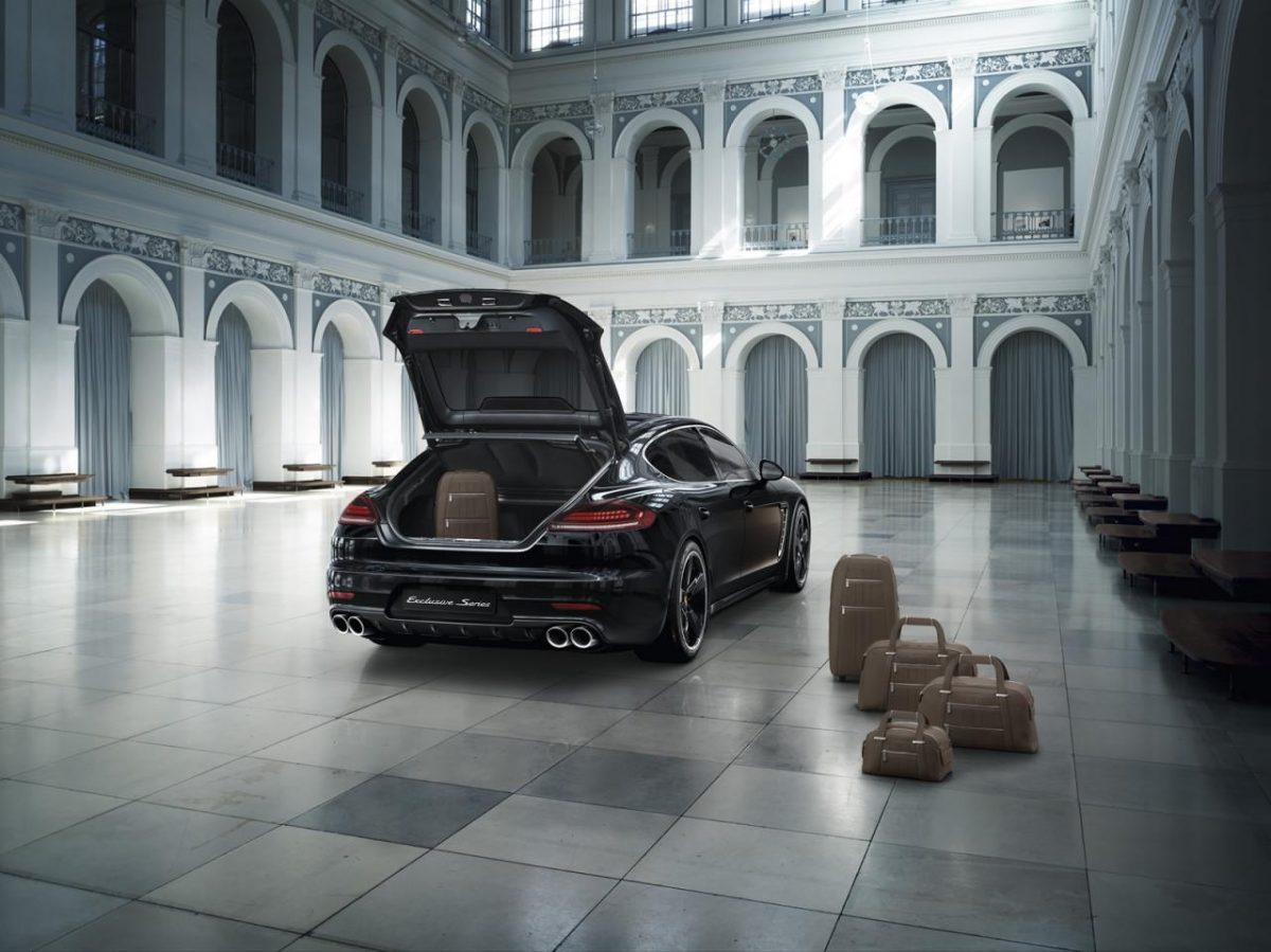 PORSCHE PANAMERA