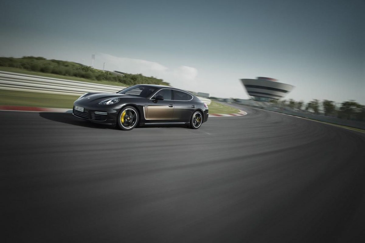 PORSCHE PANAMERA