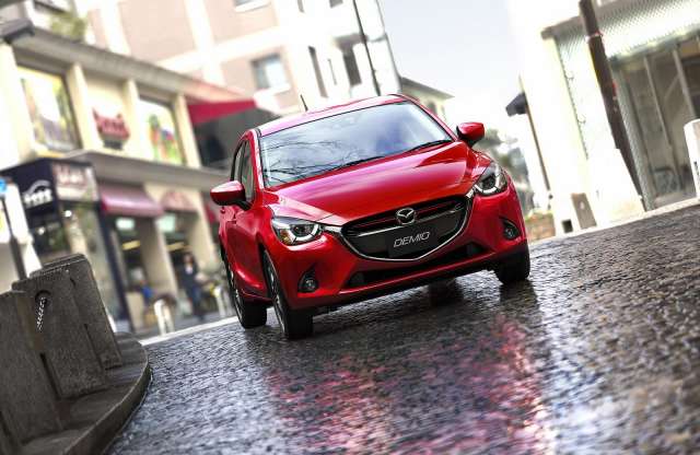 Itt az új Mazda2, és nagyon tud majd