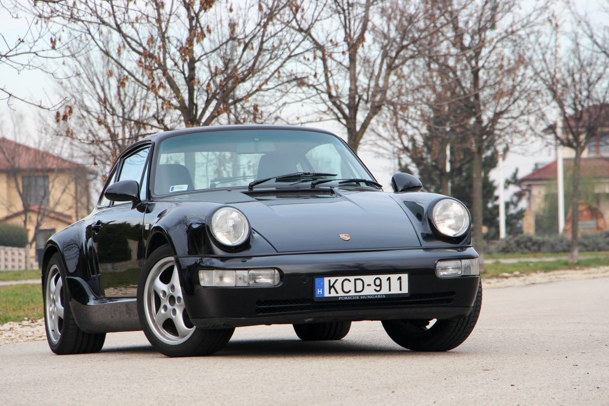 PORSCHE 911