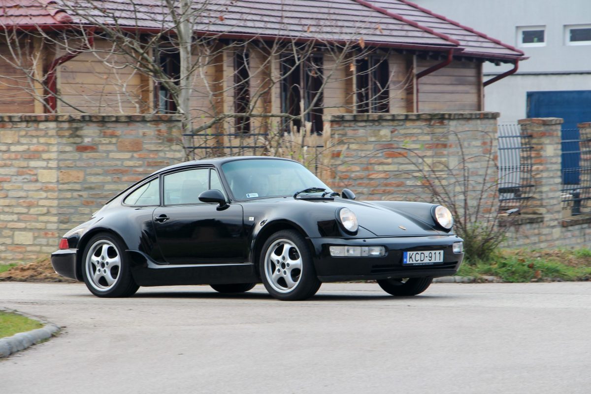 PORSCHE 911