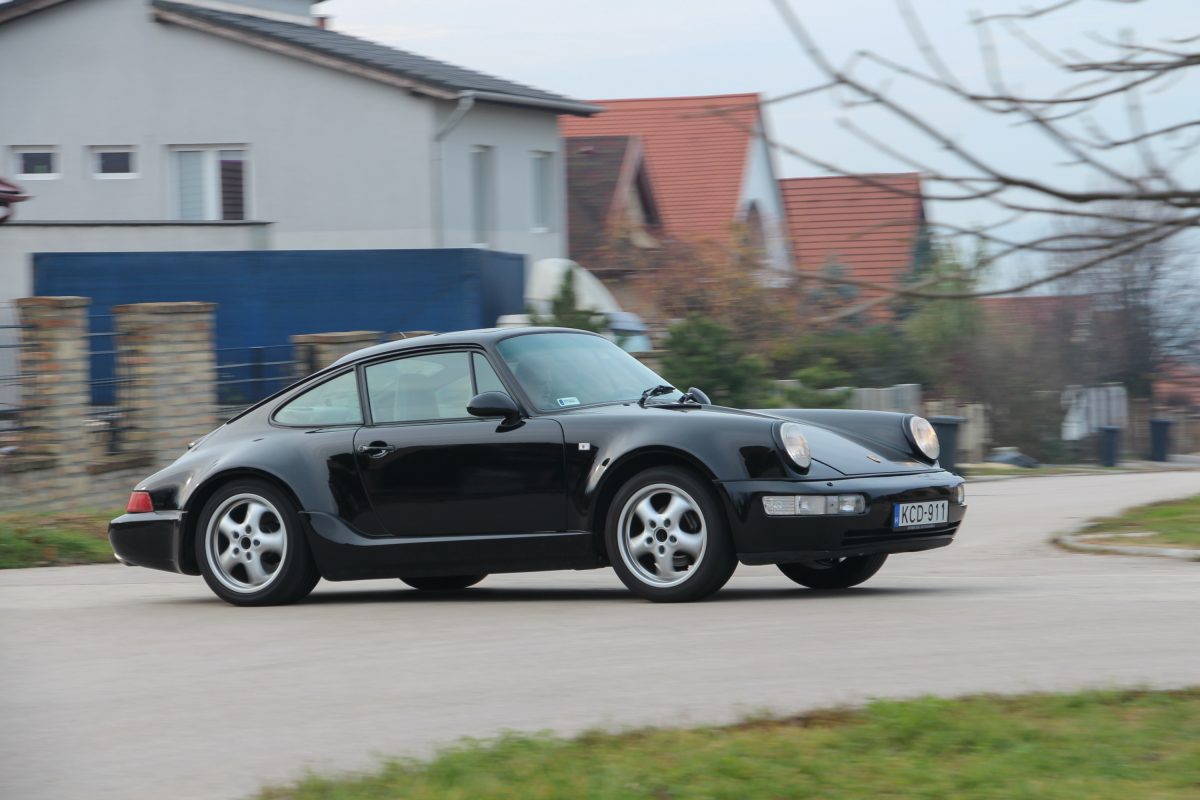 PORSCHE 911