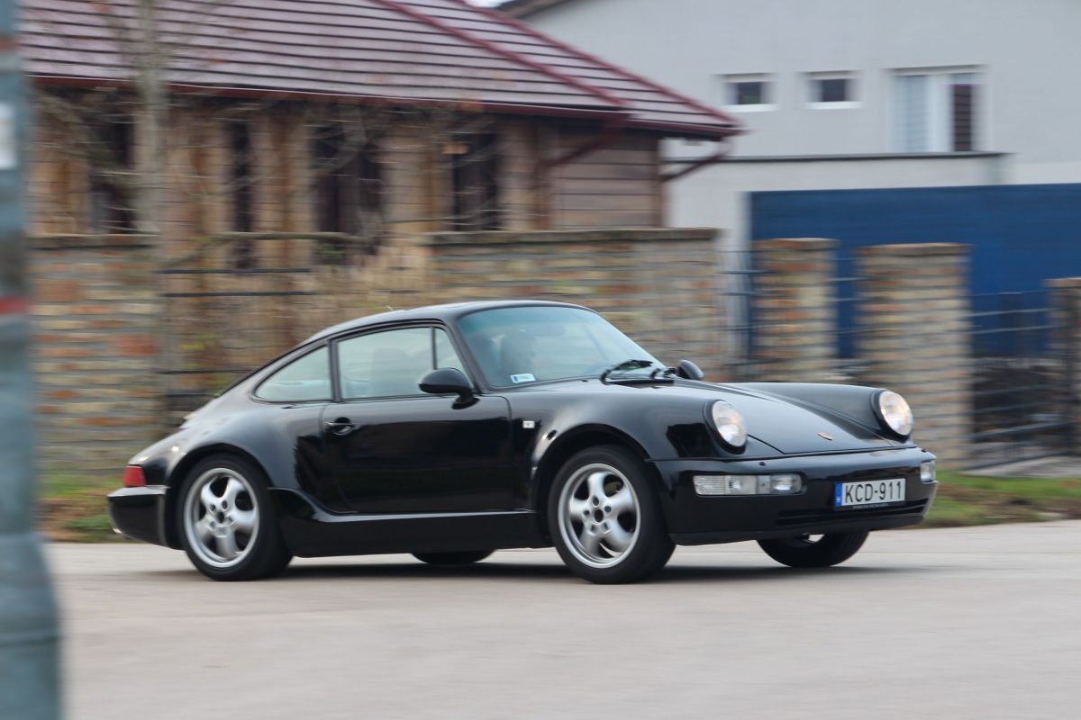 PORSCHE 911