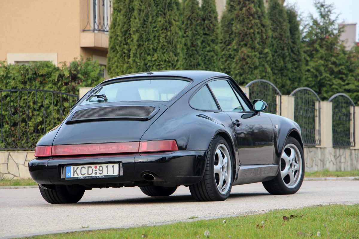 PORSCHE 911