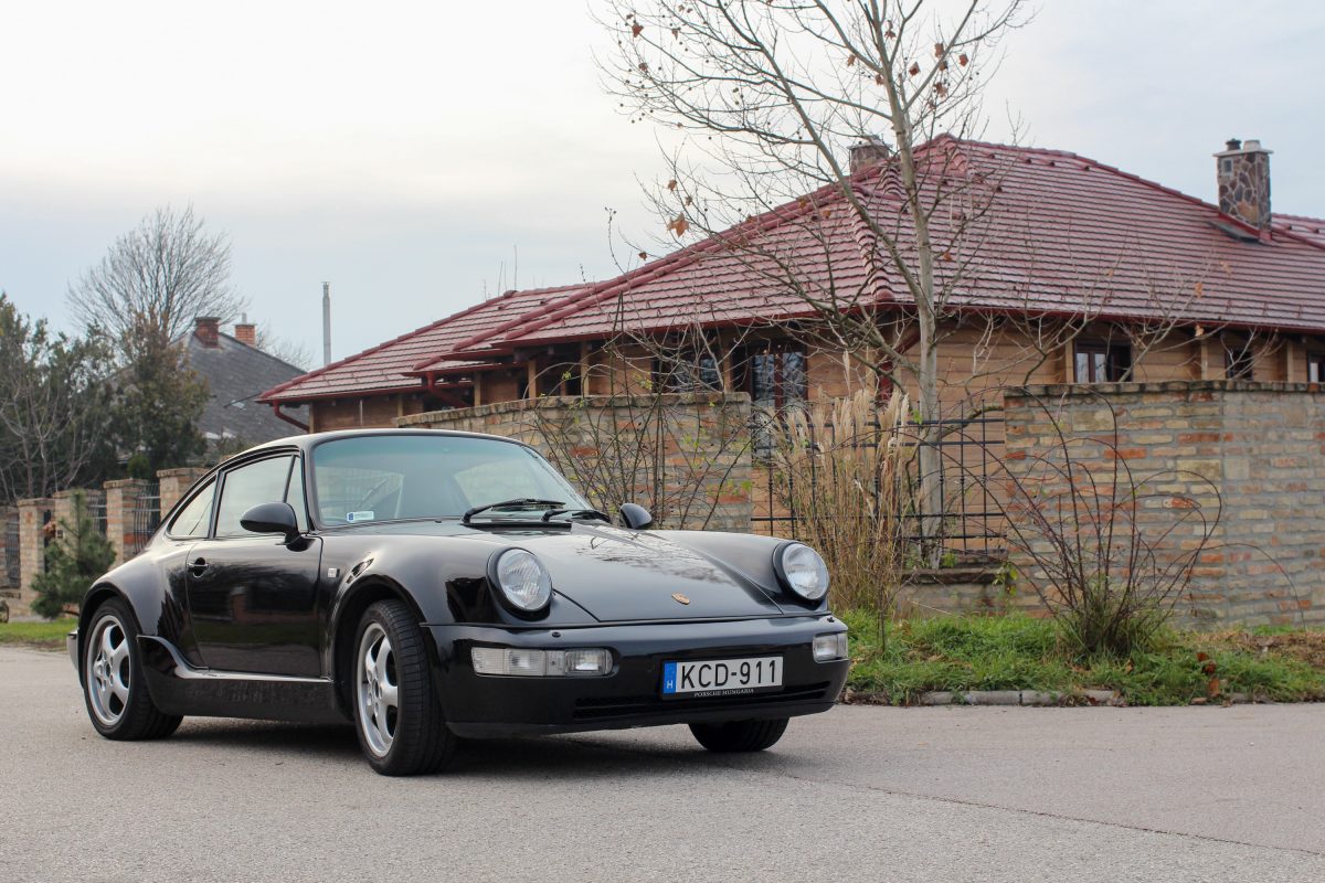 PORSCHE 911