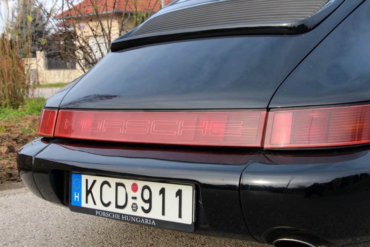 PORSCHE 911