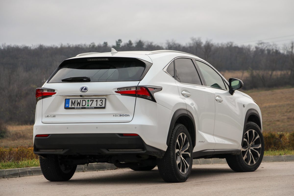 LEXUS