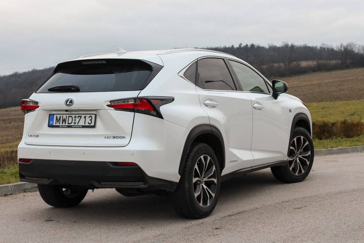 LEXUS