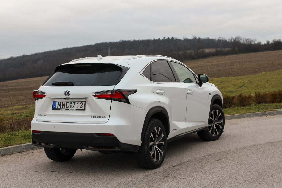 LEXUS