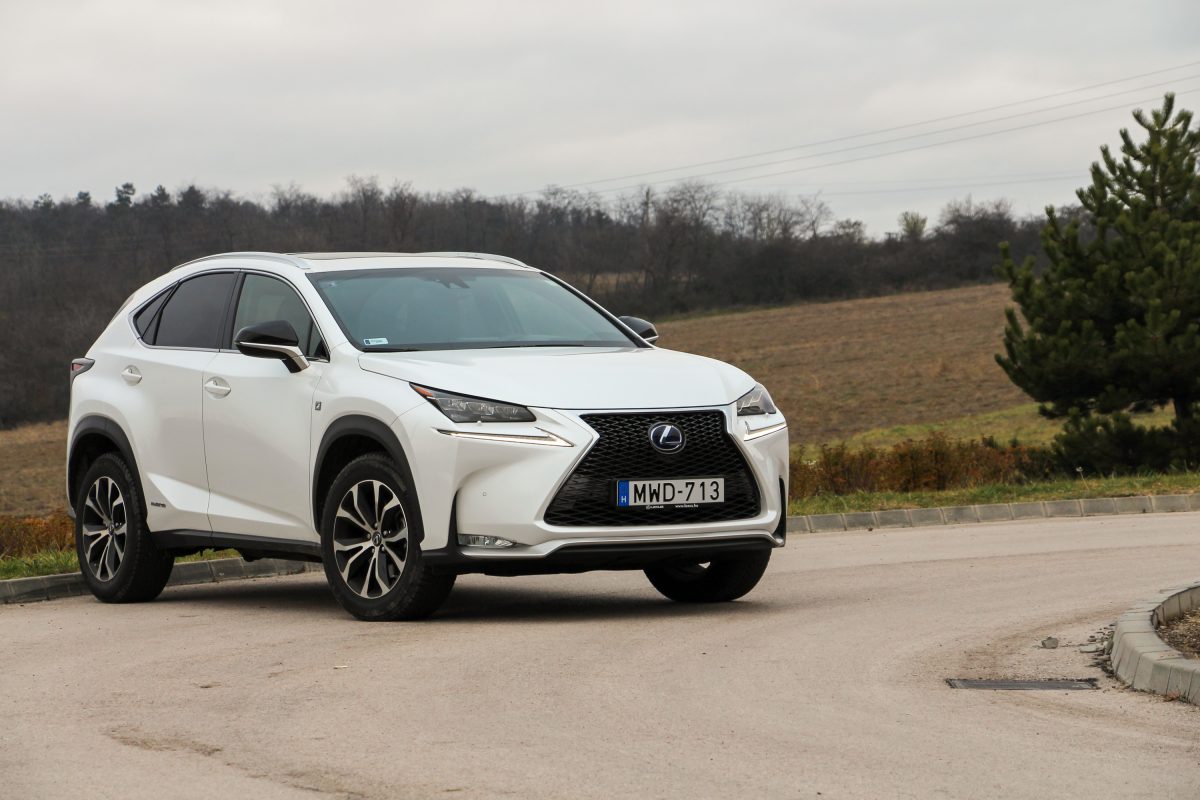 LEXUS