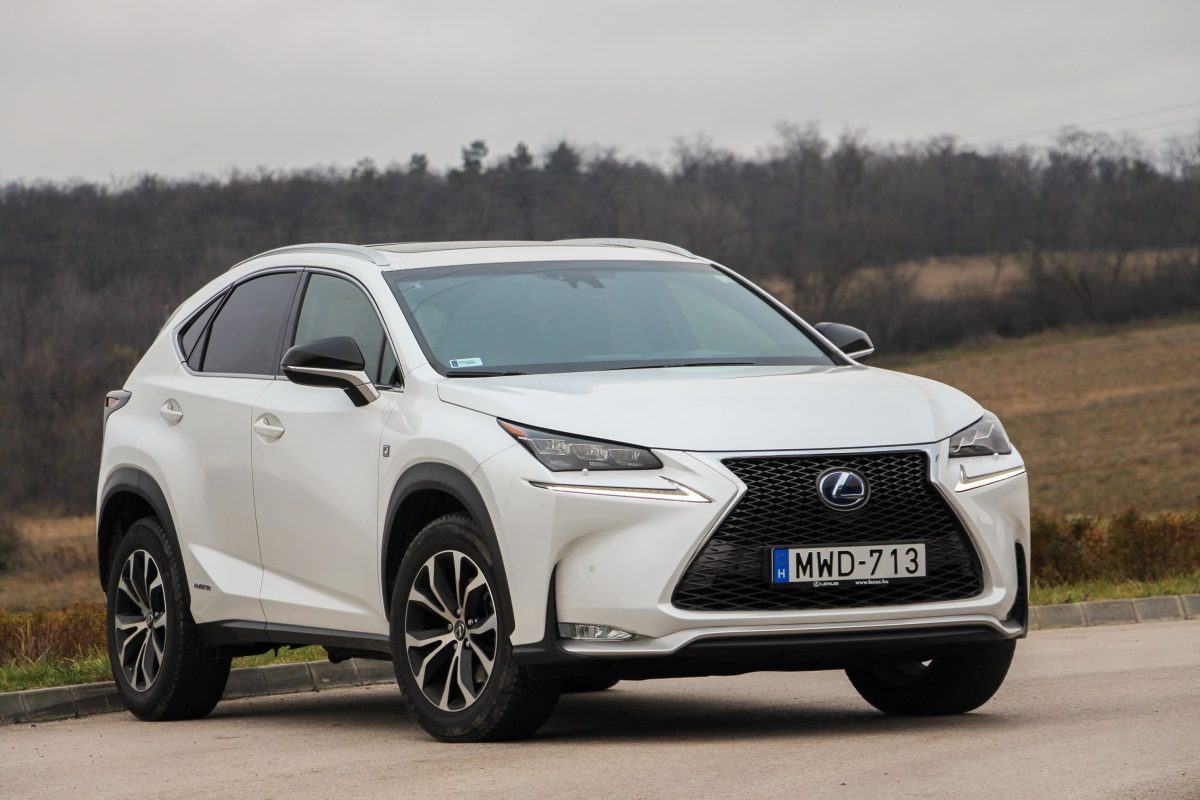 LEXUS