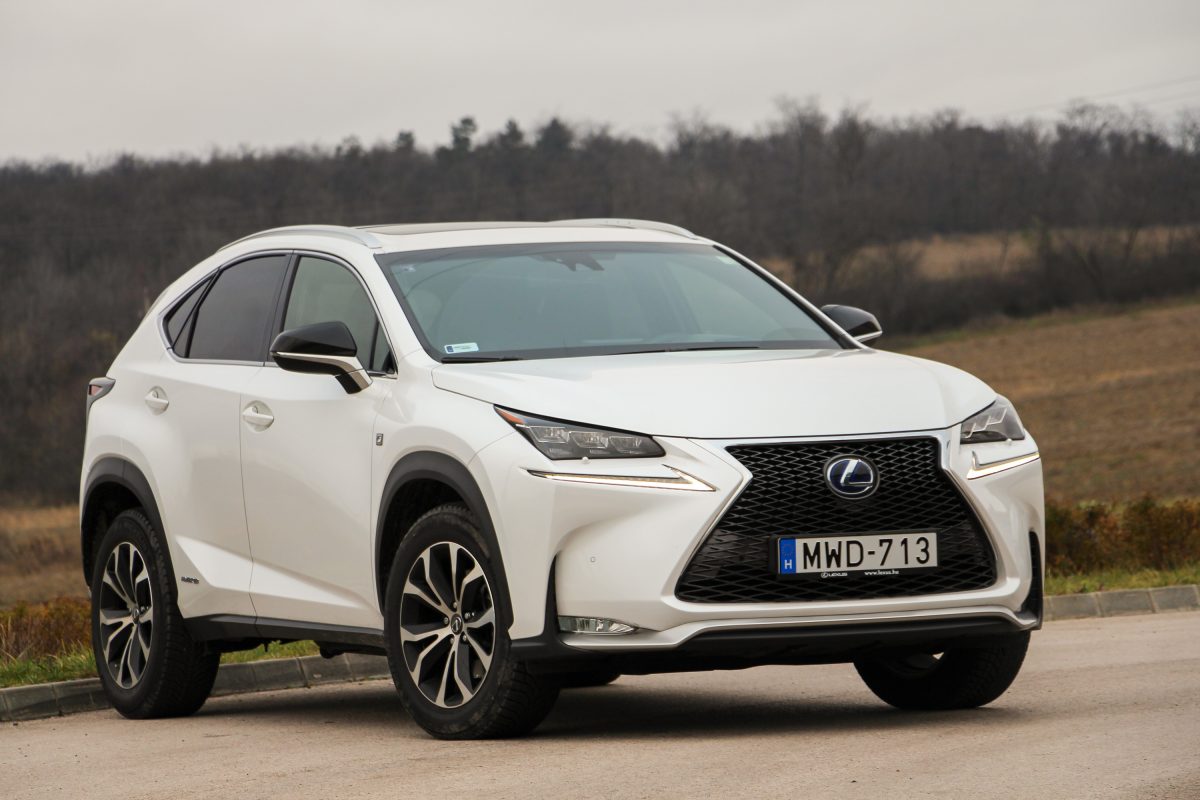LEXUS