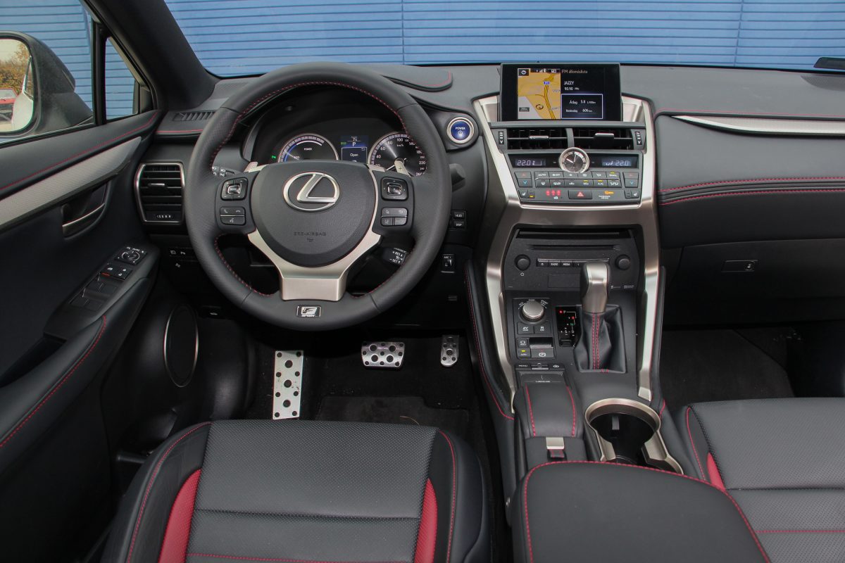 LEXUS