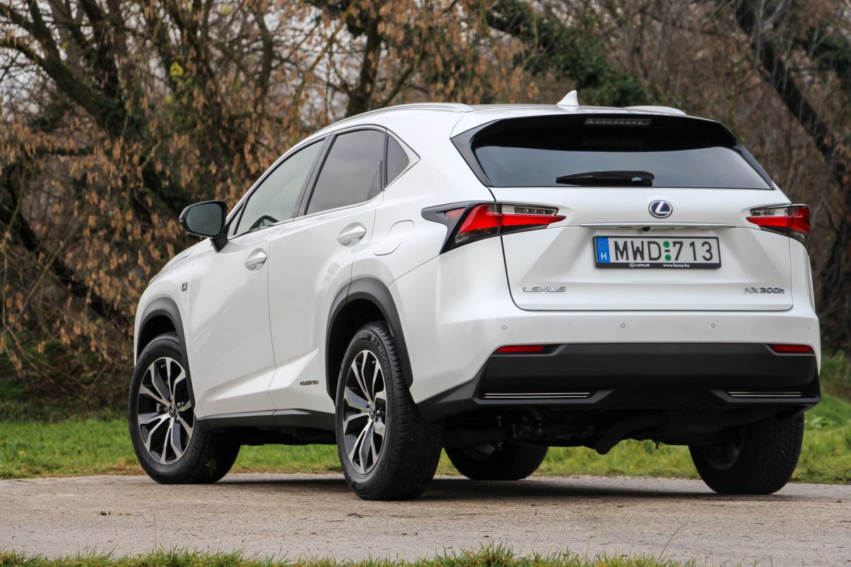LEXUS