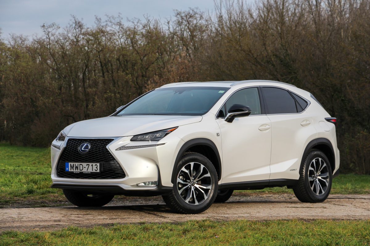 LEXUS