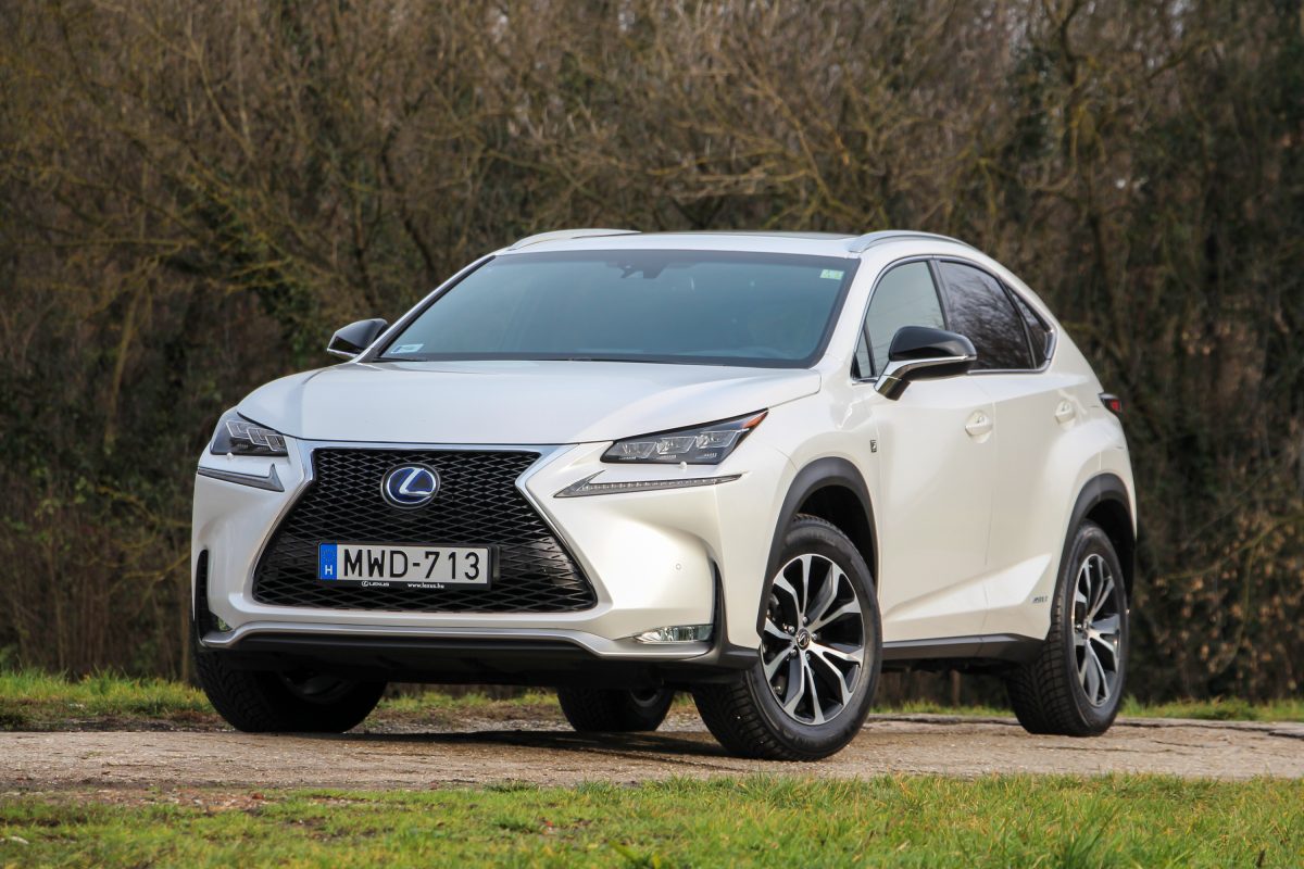 LEXUS