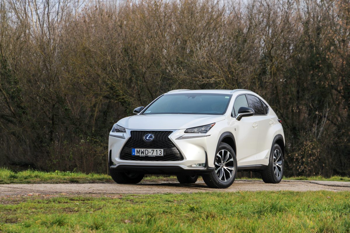 LEXUS