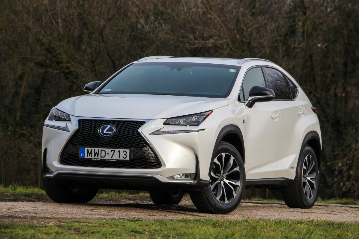 LEXUS