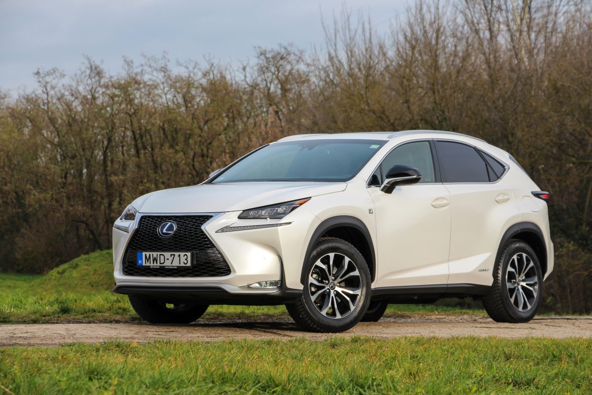 LEXUS