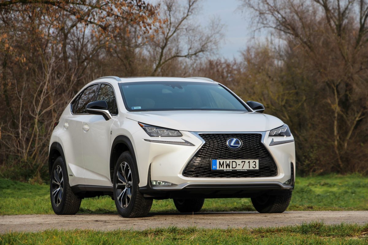 LEXUS