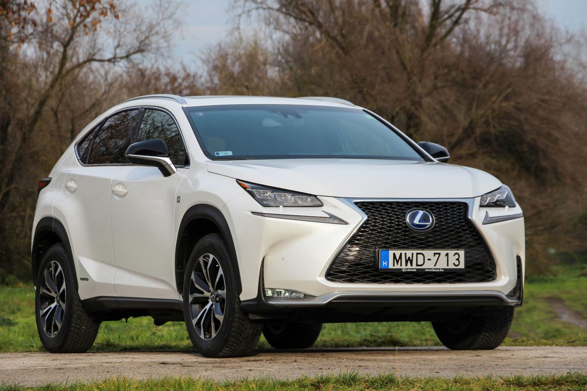 LEXUS