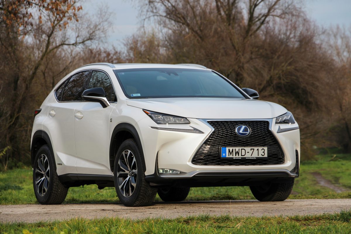 LEXUS