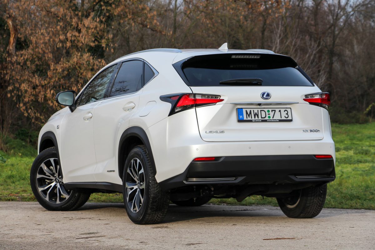 LEXUS