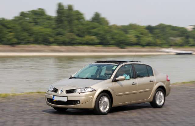 Prémiumautó? Olcsón? Renault Mégane Limousine használtteszt