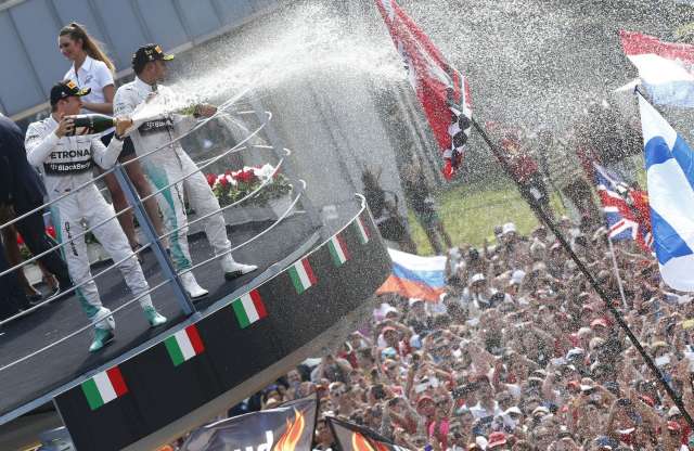 A bűnbánó Rosberg mintha elengedte volna Hamiltont