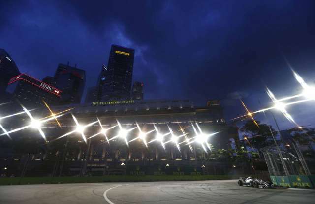Rosberg nullázott, Hamilton nyert, s az élre állt