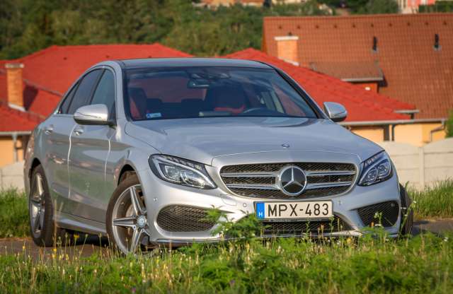 Benzines C-Merci 2,8 literes fogyasztással