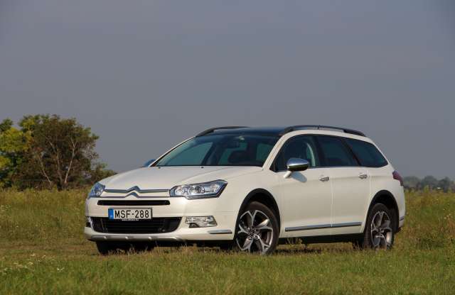 Terepkombi másként - Citroën C5 Cross Tourer teszt