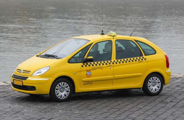 Hazavisz, hiszen ez a dolga - Citroën Xsara Picasso taxi