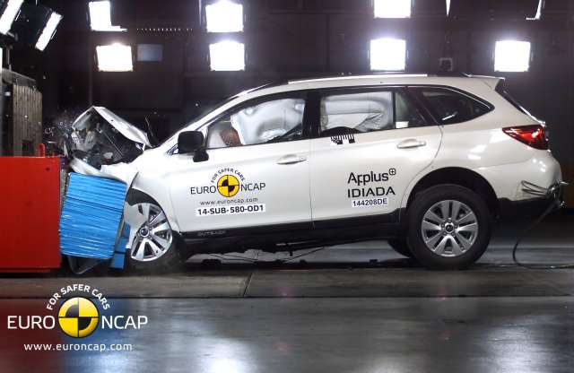 Jól törik az új Mondeo és az új Passat, a Dacia Logan MCV nem