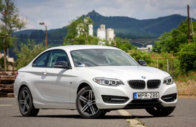 Új motorok érkeznek a BMW 2 Coupéba