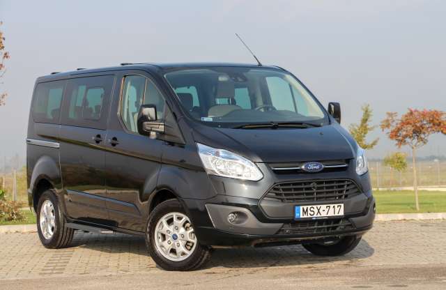 Nagyanyóhoz menni ezzel volna jó - Ford Tourneo Custom teszt