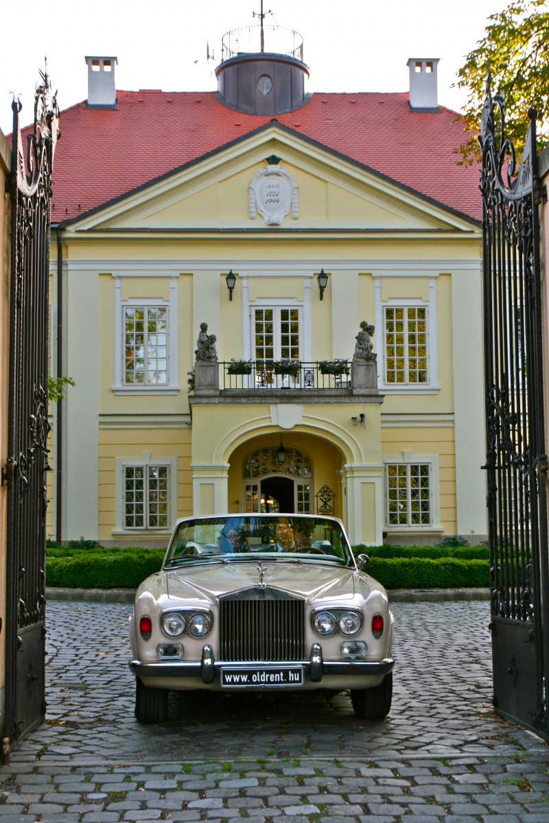 ROLLS-ROYCE