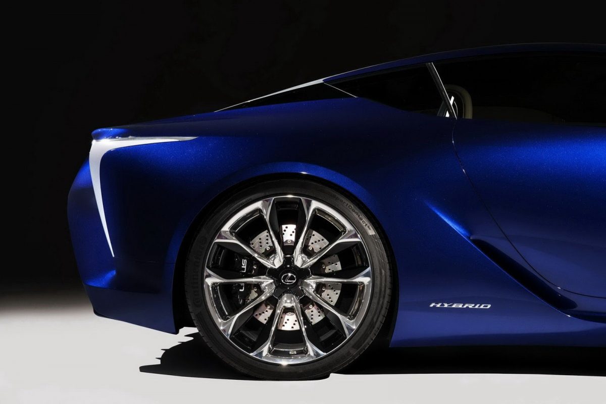LEXUS IS