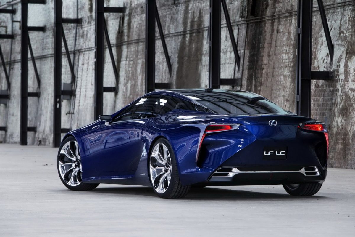 LEXUS IS