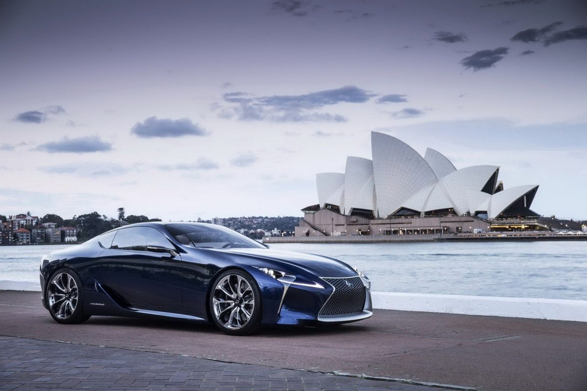 LEXUS IS