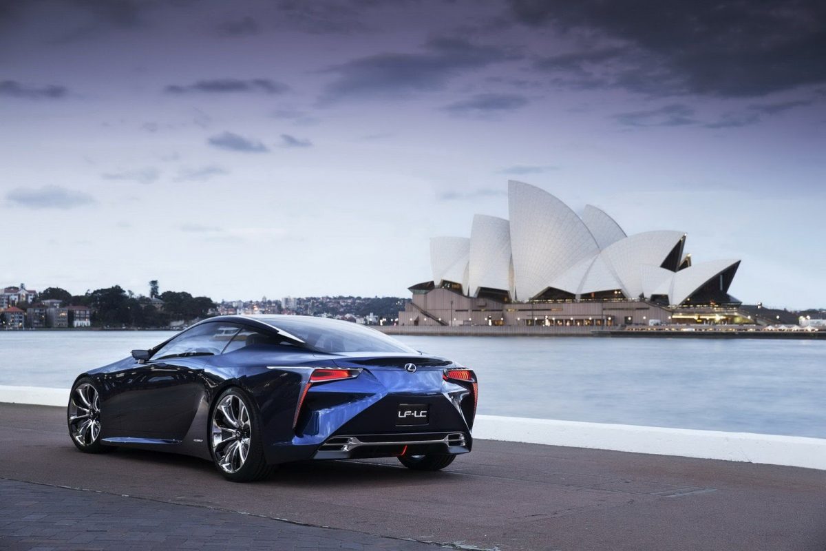 LEXUS IS
