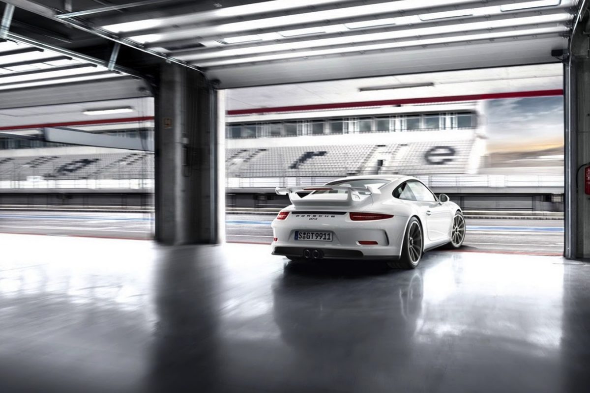 PORSCHE