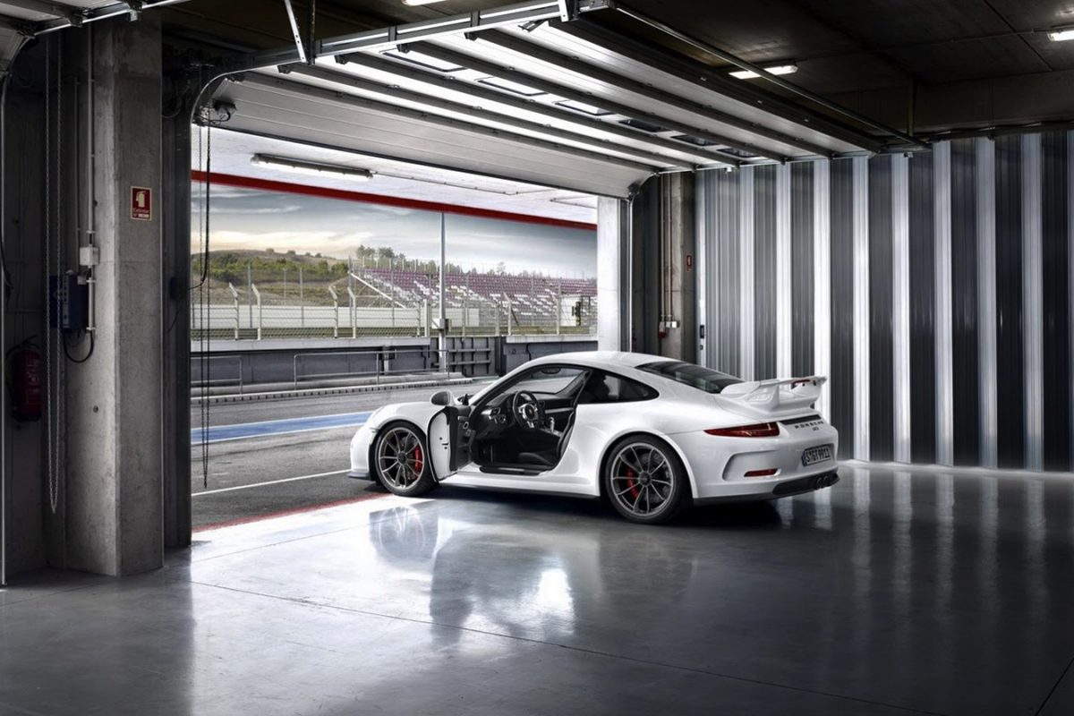 PORSCHE