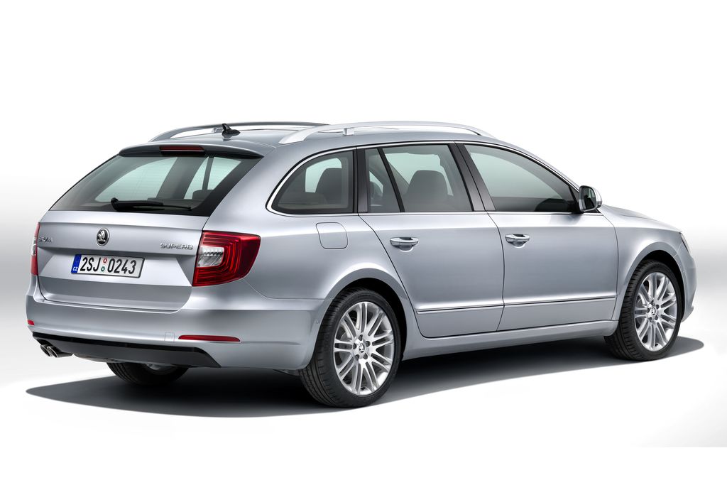 SKODA SUPERB