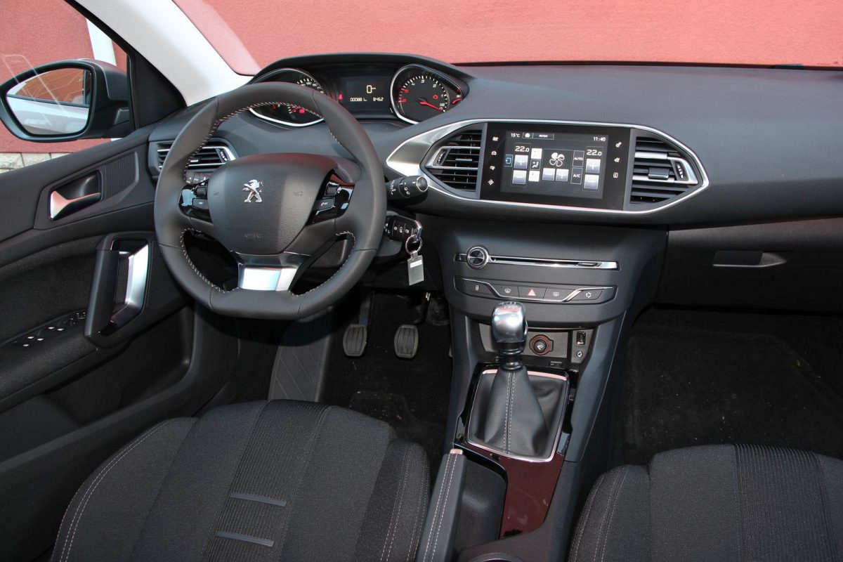 PEUGEOT