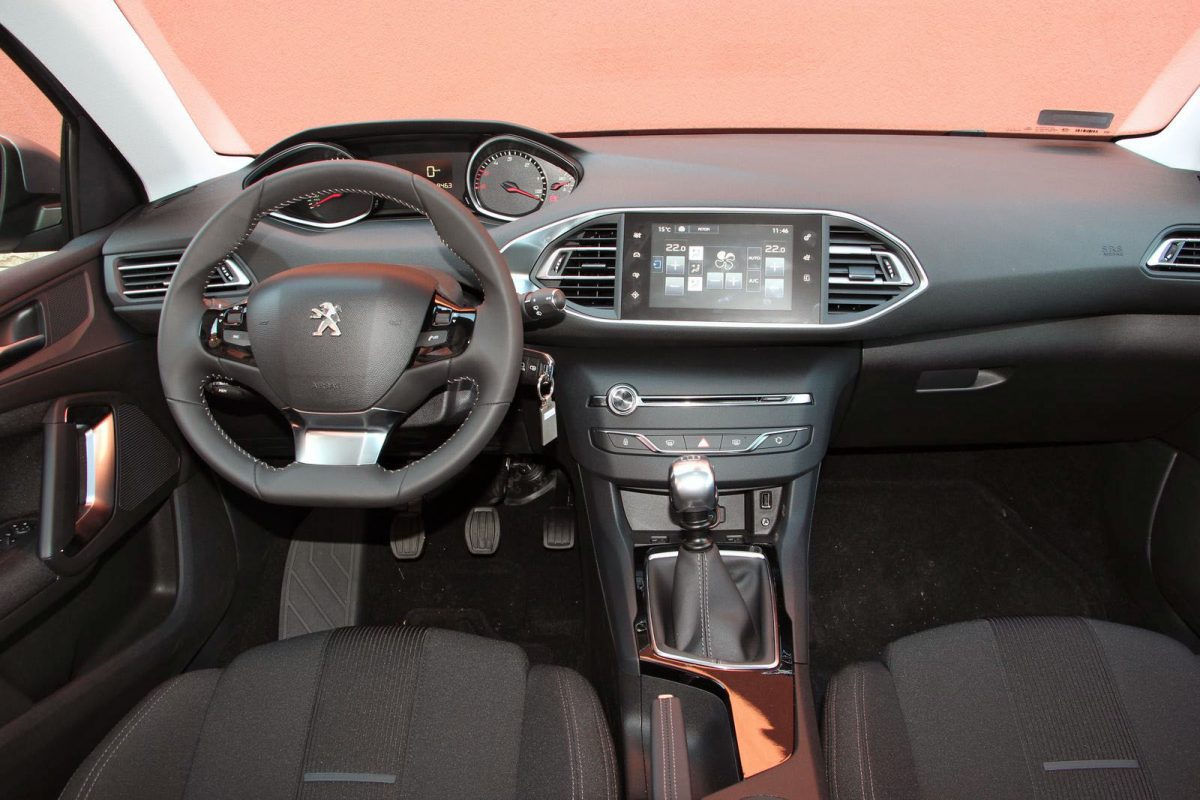 PEUGEOT