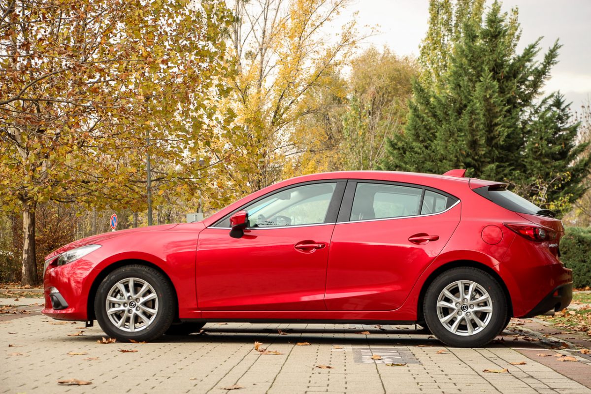 MAZDA 3