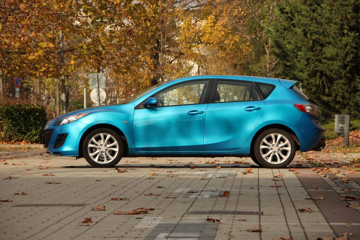 MAZDA 3